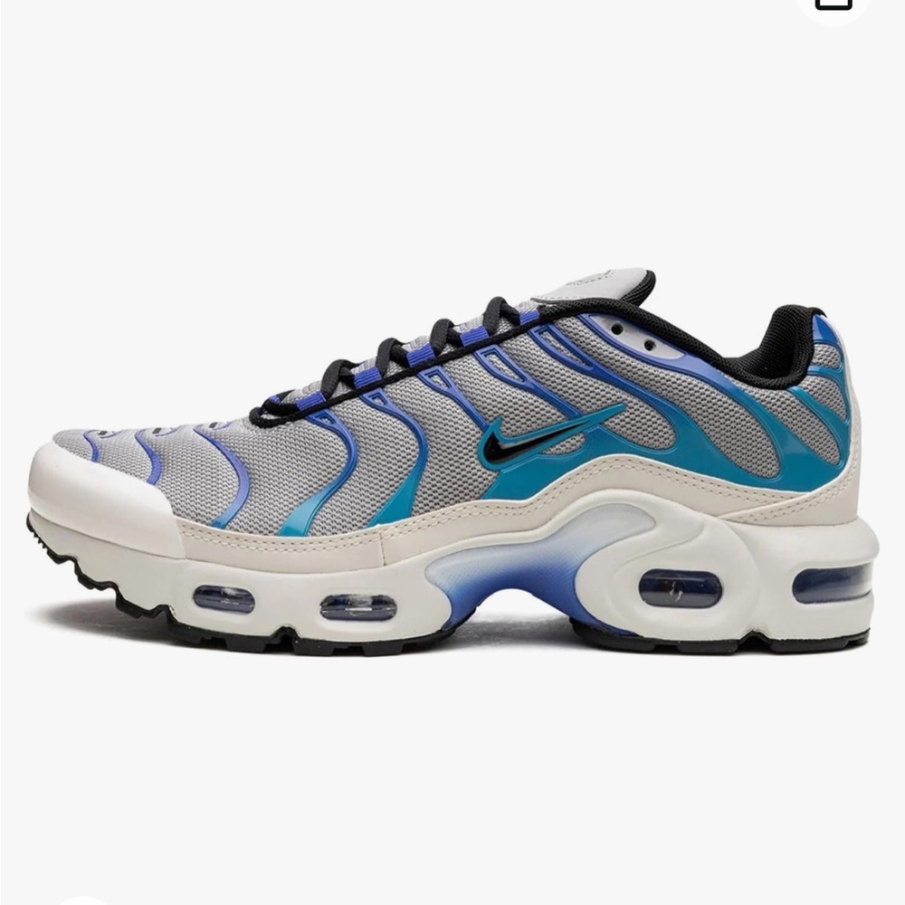 Nike air max plus youth shoes